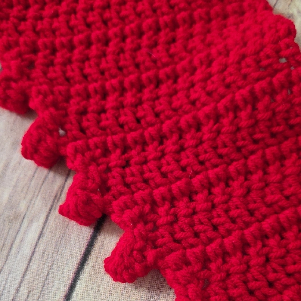 Red Shawlette / Scarf Handmade New Winner At Fair - Picture 3 of 8